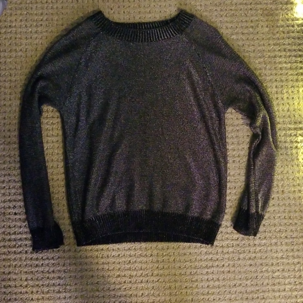 Mesh-like glitter top